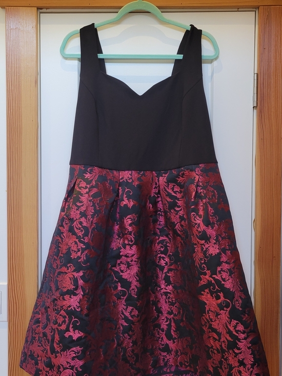 Michel Studios Dresses & Skirts - NWT-Fit And Flare Michel Studio Black & Fuchsia Floral Brocade Dress